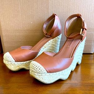 BCBGMAXAZRIA wedges, size 6